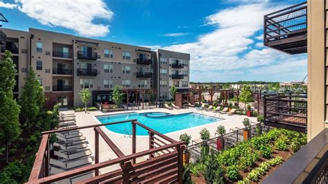 resort style amenities  tapestry glenview apartments youtube