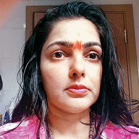 Guess What Actress Mamta Kulkarni Is Up To These Days