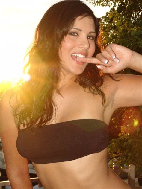 Sunny Leone Figure Size And Statistic ~ Every Thing You Want