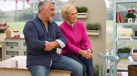 great british bake off judge paul hollywood left in tears