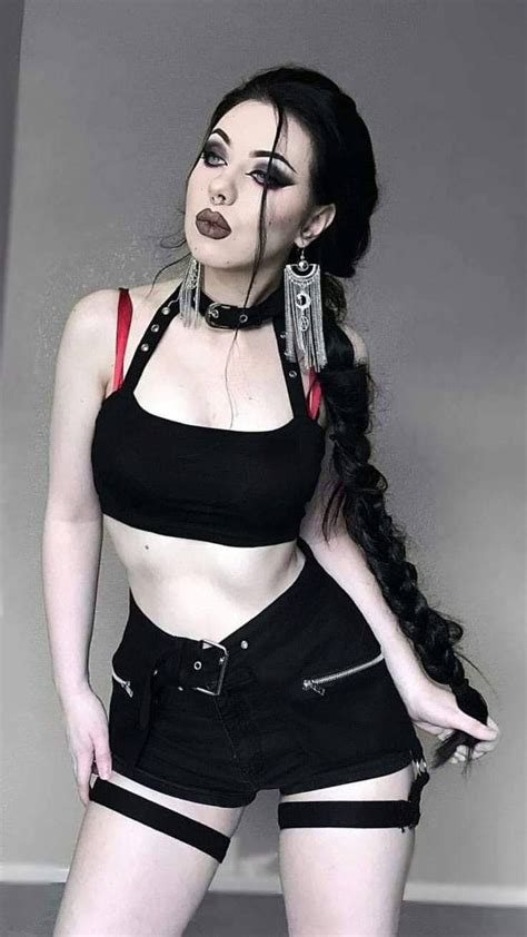 pin by massai on hermosas chicas goticas goth model hot goth girls