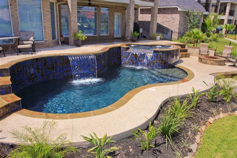 Small Pool With Hot Tub 1500 Trend Home Design 1500