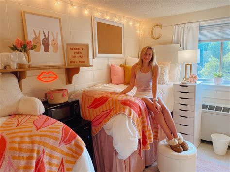 Tutwiler Dorm Room Alabama Chic Dorm Room Dorm Room Colors Dream