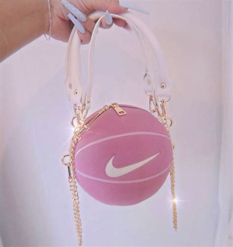 𝐩𝐢𝐧𝐬𝐛𝐲𝐭𝐫𝐚𝐩𝐩𝐚𝐛𝐫𝐞𝐞 ꨄ in 2020 basketball bag bags pink basketball