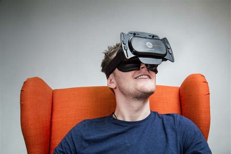 Budget Virtual Reality Headsets Set To Be Hot Christmas Ts In 2015