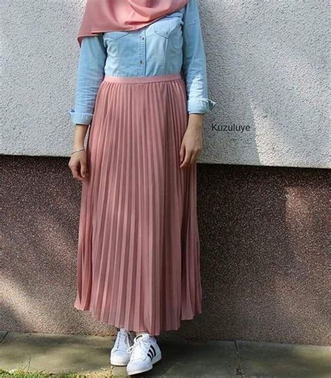 Pin By Omnia Essa 👑🌸 On Hijab Outfits Skirt Fashion