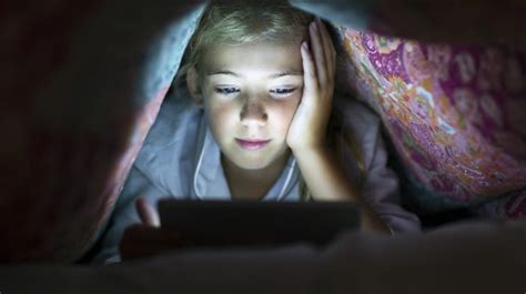 childrens sleeplessness   linked  bedtime