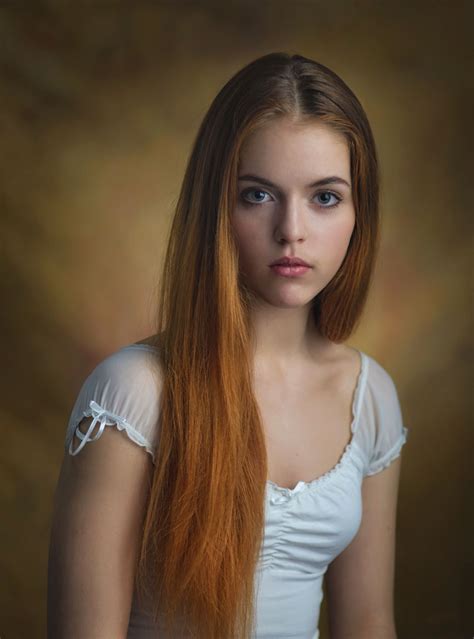Pin By Ming Huang On Portraits Beauty Redhead Long Hair Styles