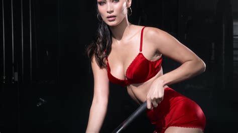 love advent 2017 day 18 bella hadid thefappening