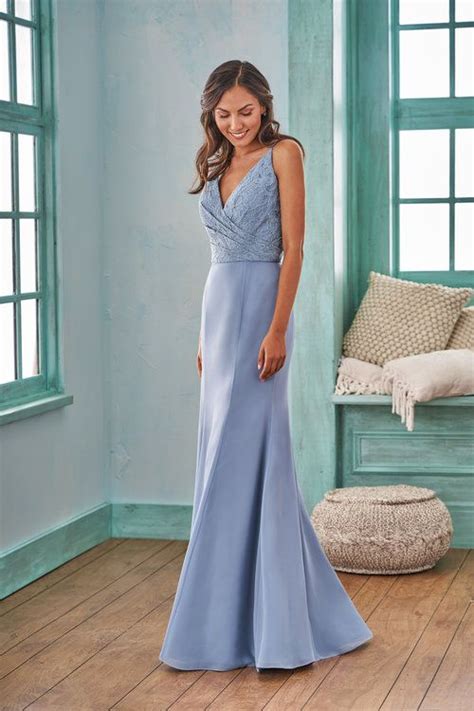 stunning lace elegant  classy flared bridesmaid dresses cornflower blue bridesmaid