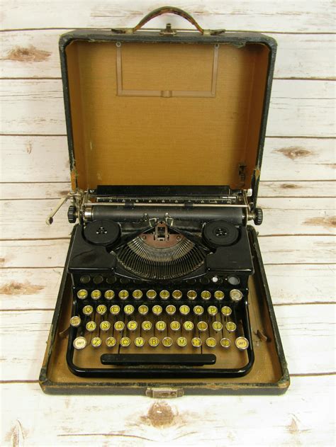 vintage royal portable typewriter unknown model black  case