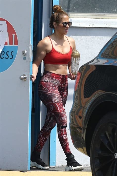 Jennifer Lopez Showed Off Her Big Ass In Tight Leggings