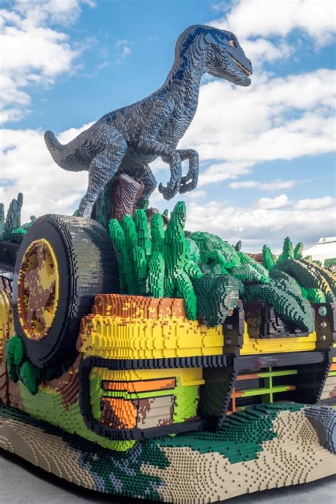 This Jurassic World Fallen Kingdom Lego Build Used Over 700 000