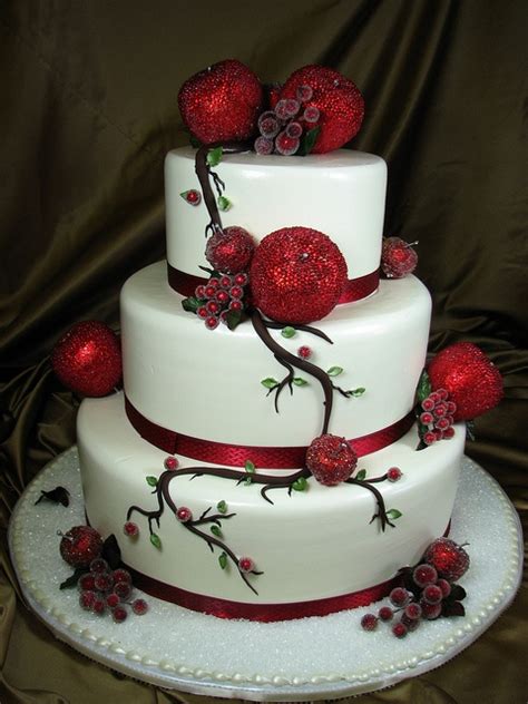 30 adorable christmas wedding cakes weddingomania