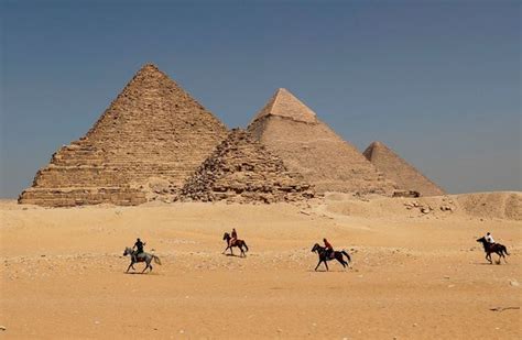 egypt great pyramid climbers two arrested over naked photoshoot on
