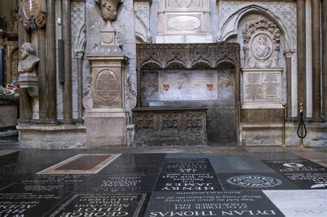 westminster abbey graves  memorials  poets corner unesco world