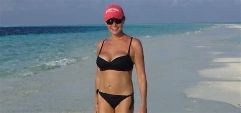 simona ventura in bikini dalle maldive la foto social