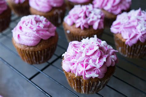 sassy beet cupcakes kitschen cat