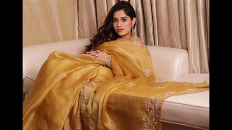 Jannat Zubair Rahmani Dazzles In Golden Saree Fans Fall In Love