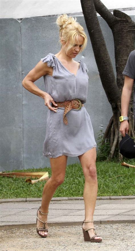 Pamela Anderson Showing Her Wonderfull Legs In Mini Skirt Paparazzi
