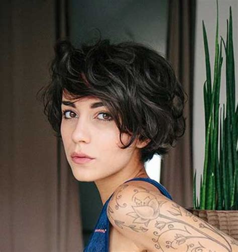 Short Fine Wavy Hair 19 Cute Wavy And Curly Pixie Cuts We Love Pixie