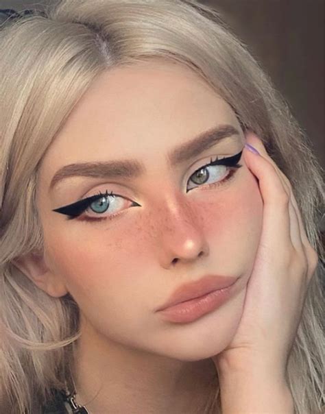 Russian Girl 💕 Uploaded By Andreea On We Heart It In 2021 Alt Makeup