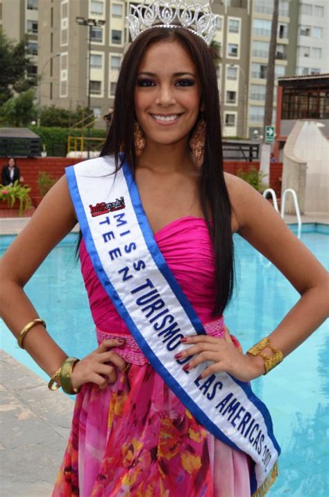 Presentación En Bikini De Miss Teen Perú 2012