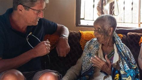 kappelner arzt michael von hobe zu besuch  klinik  tansania shz