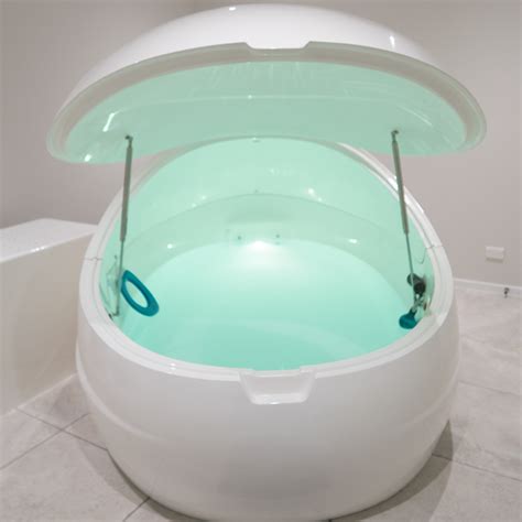 floating    float therapy   meagan kerr