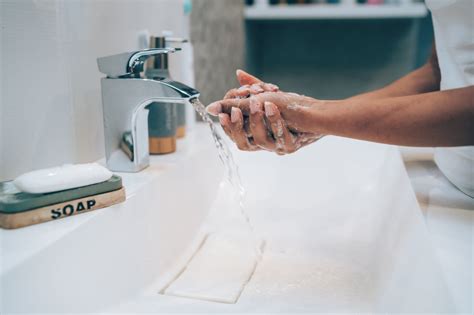 hand sanitiser  good  washing  hands popsugar fitness uk