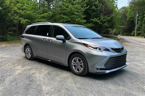 car review toyota sienna gets more space better mpg from switch to