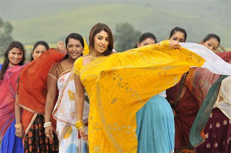 indian celebrity sexy girls richa gangopadhyay mirapakaya telugu film latest cute saree