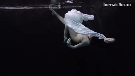Underwater Show Mega Hot Underwater Erotics With Andrejka Porndoe