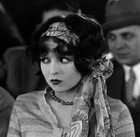 Clara Bow With Images Silent Film Flapper Girl Clara Bow