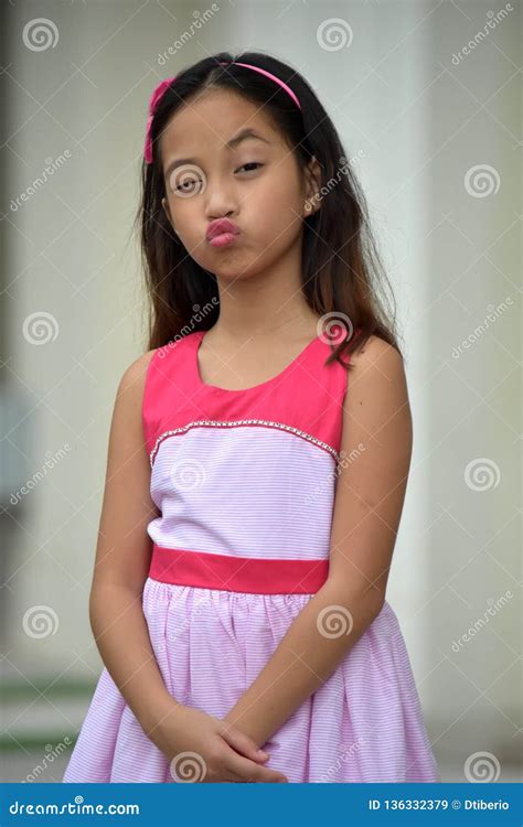 filipina girl kissing imagen de archivo imagen de ahogo 136332379