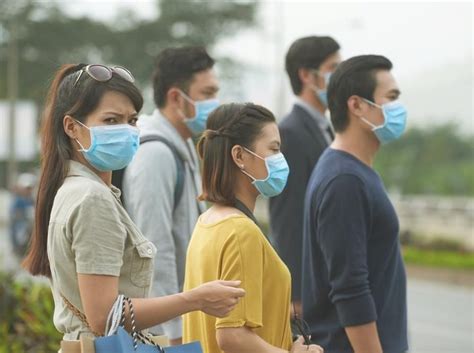 Dokter Ungkap Cara Pakai Masker Agar Lensa Kacamata Tak Berembun