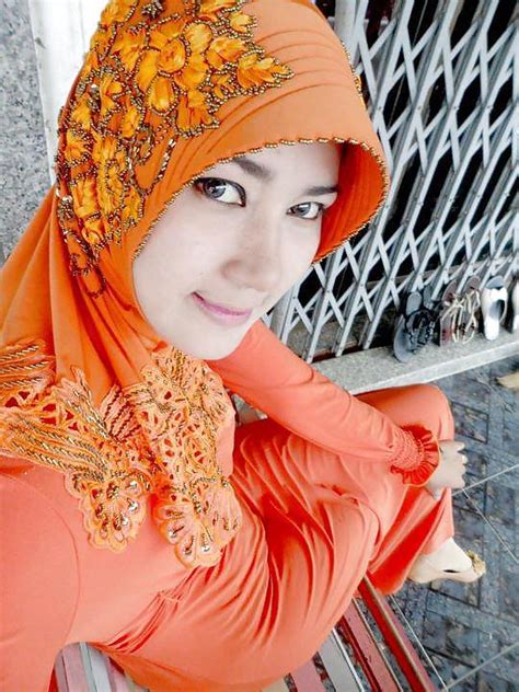 beauty and hot indonesian jilbab tudung hijab 4 12 pics