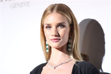 Rosie Huntington Whiteley Is Engaged Her 9 Date Night Beauty Looks Vogue