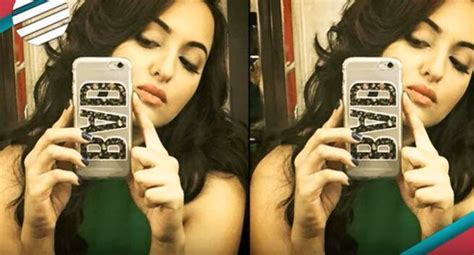 Top 6 Selfie Expressions Everybody Is Crazy About Read