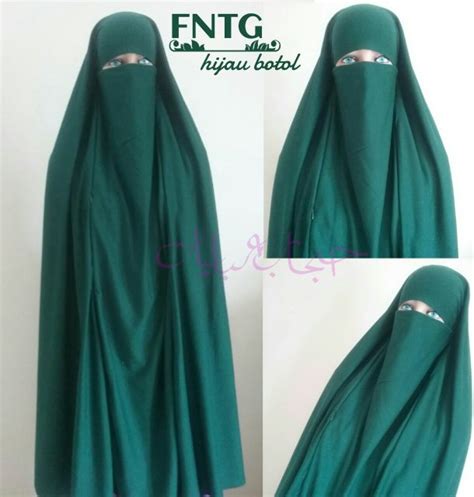 inspirasi  jilbab segi empat warna hijau botol warna jilbab