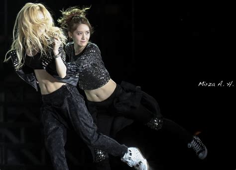 13 Times Yoona Showed Her Sexy Defined Abs