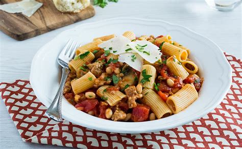 rigatoni and white beans with italian sausage sauce