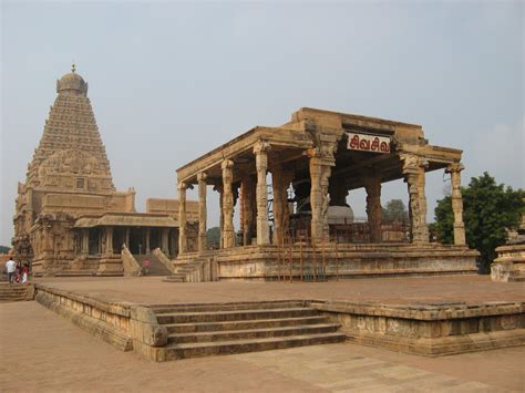 brihadeeswarar temple historical facts  pictures  history hub