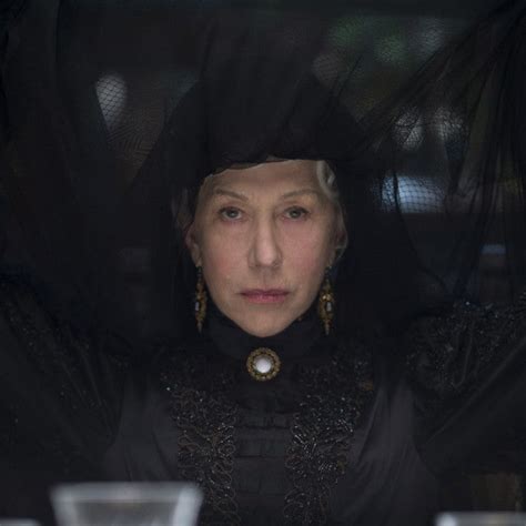 helen mirren exclusive interviews pictures and more entertainment tonight