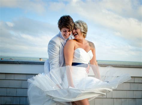 31 Beautiful Lesbian Wedding Photos That Prove Two Brides