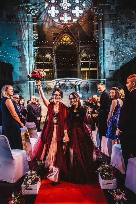 witchy and romantic pagan wedding in scotland casamento pia