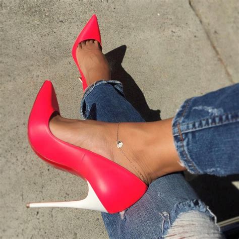 Fuchsia And White Pointed Toe Heels Tacchi Close Up Shoes Heels