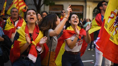 Katalonien Gegen Die Separatisten Hunderttausende Zeigen Zweite