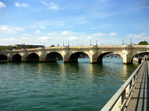 pont neuf  oldest bridge  paris french moments