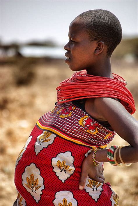 artafrica pregnant samburu lady by sallyrango africana tribos e vida